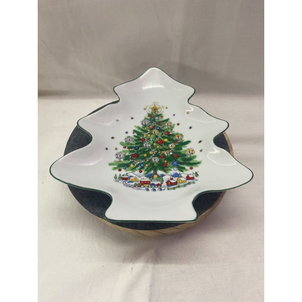 Christmas Eve Large Tree Shape Candy Dish by Salem "Porcelain" 8 5/8in
